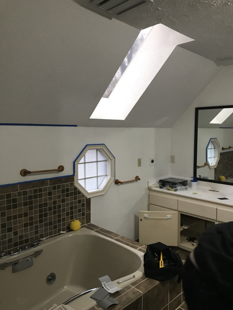 Master Bathroom 2 Before