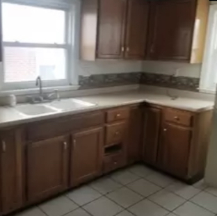 Backsplash Before.jpg