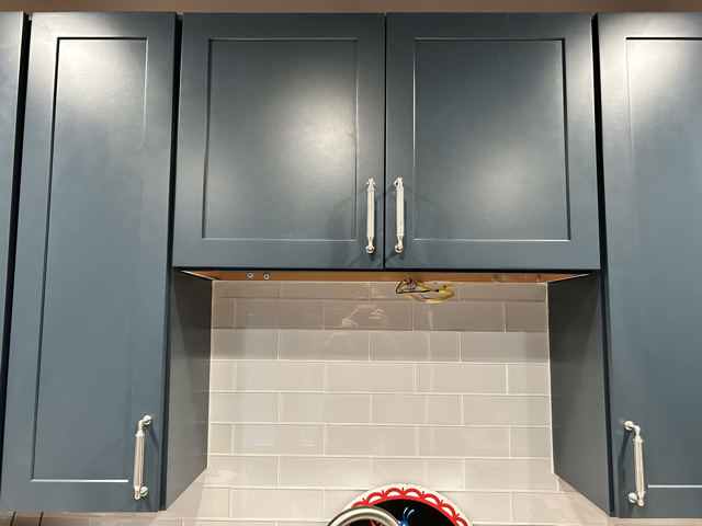 Kitchen Before Under Cabinet Light
